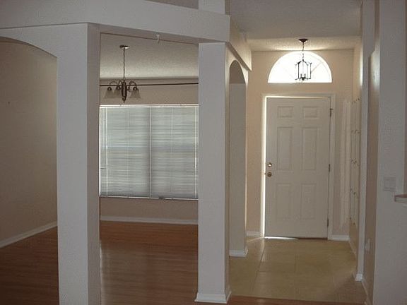 3rd image of 14 Ethel Ln
