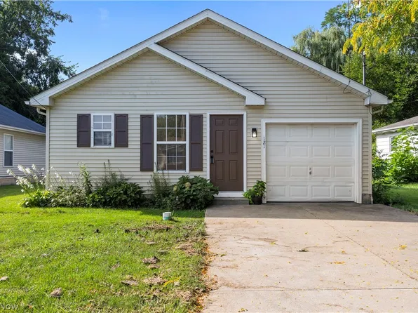 121 Parmely Ave, Elyria, OH 44035