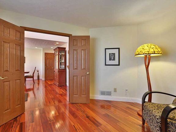 4th image of 5819 Quail Run Dr