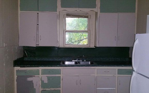 4th image of 605 W 6th St