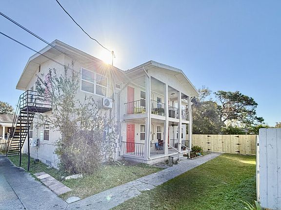2nd image of 1045 11th Ave NW APT 6