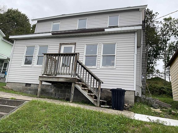2nd image of 676 Henry Ave