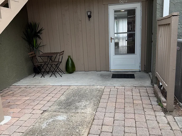 6017 Windhover Dr #6017 — Photo 2
