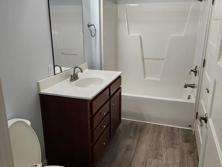 4021 Blackstone Dr #200 — Photo 7