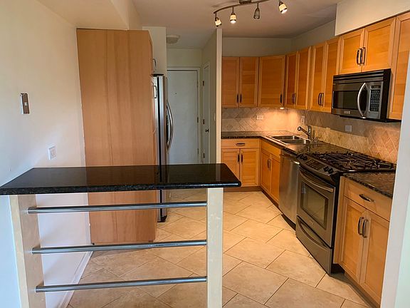 4th image of 1000 Bayside Dr Unit 205