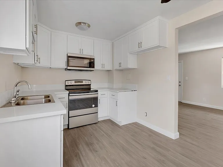 Briarwood Apartments - Riverside, CA — Photo 82
