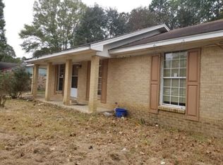 140 Shadowlane Dr, Holly Springs, MS 38635