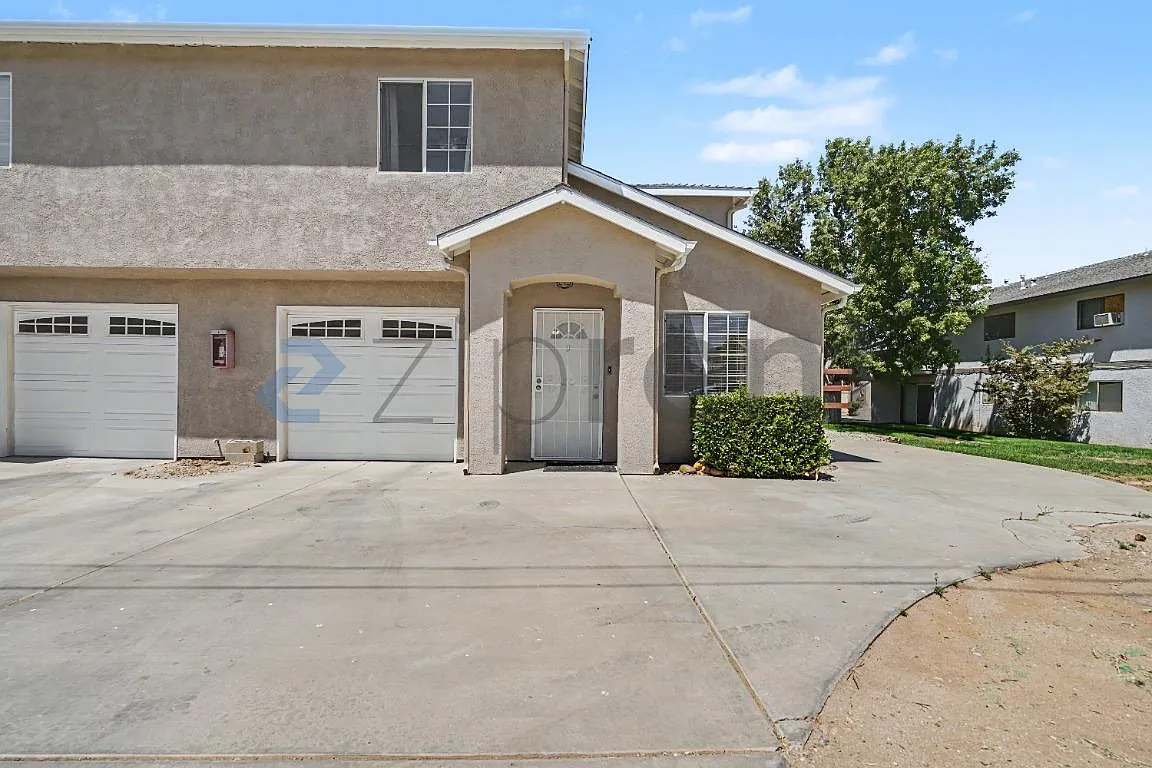 2 bed, 1.5 bath, 1000 sqft, $1,650 — Photo 1