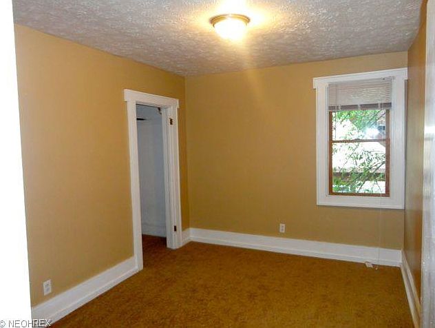 2nd image of 529 Crosby St