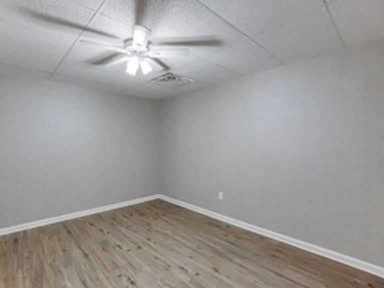 8950 Pine Tree Cir — Photo 23