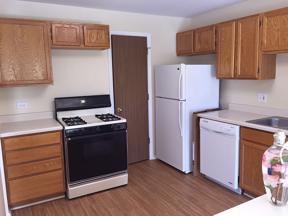 1st image of 67 Larch Ct Unit 201Z2