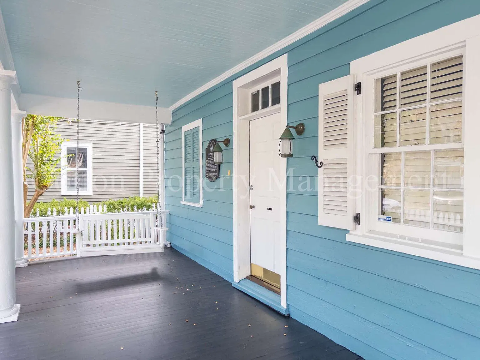 3 bed, 1.5 bath, 1600 sqft, $2,400 — Photo 3