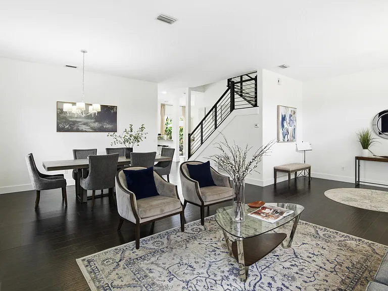 101 Mill Pond Ln — Photo 3