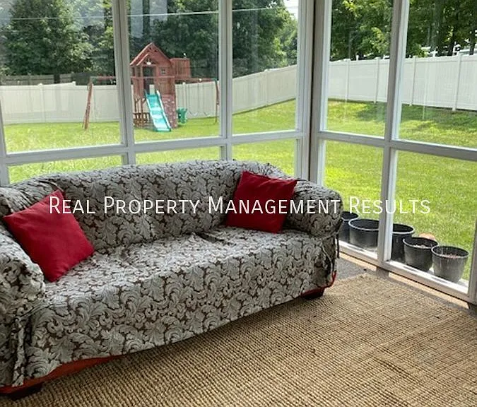 9399 Millicent Ct — Photo 30