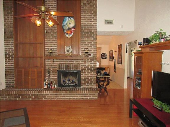 4th image of 3641 Dovetail Ln S