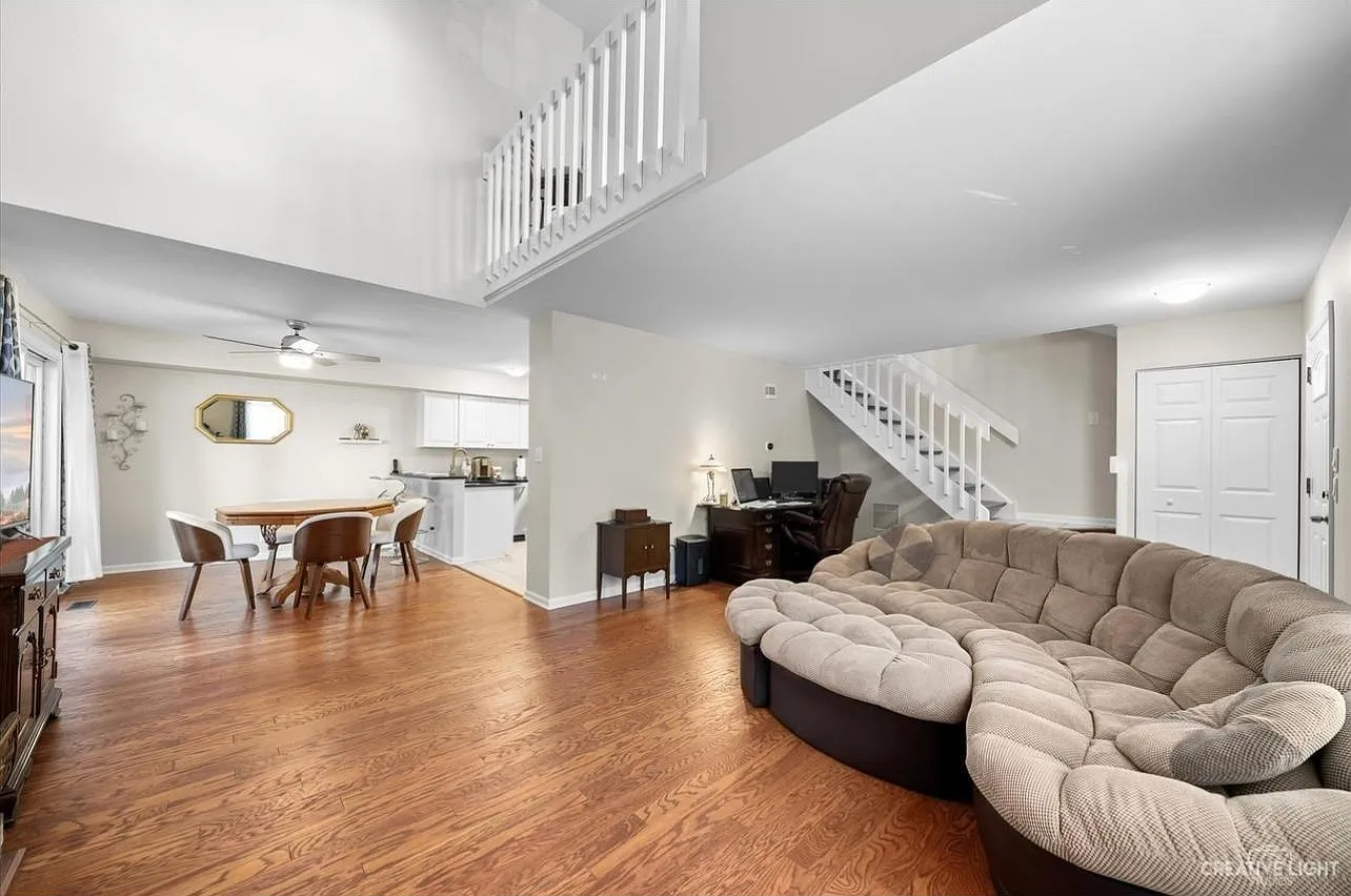 Cammeron Ct, Aurora — Photo 1