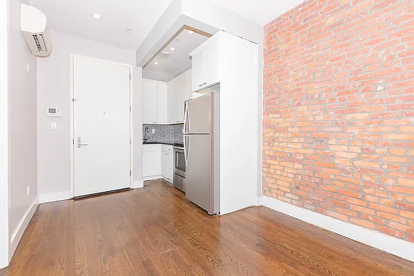 Rented by MySpaceNYC | media 4