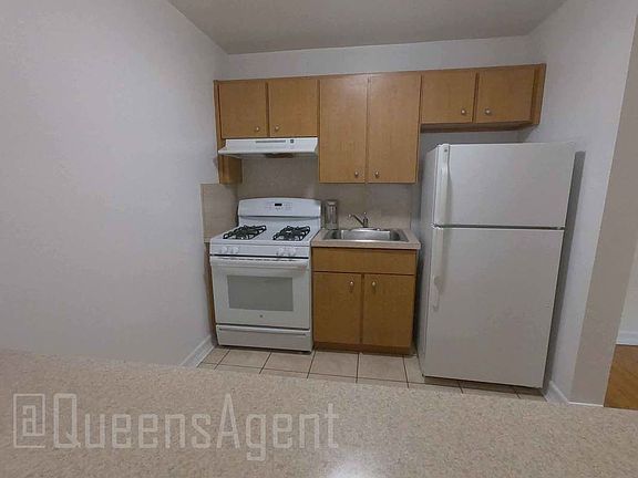 4th image of 34-35 76th St #22