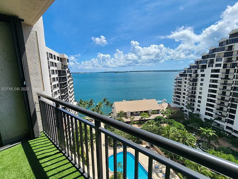 540 Brickell Key Dr #L03 — Photo 17