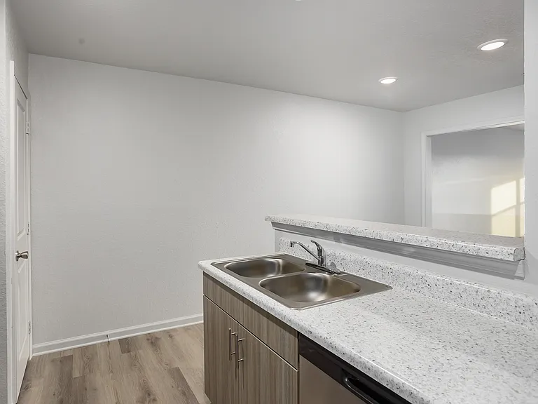 101 Townes Ave — Photo 6