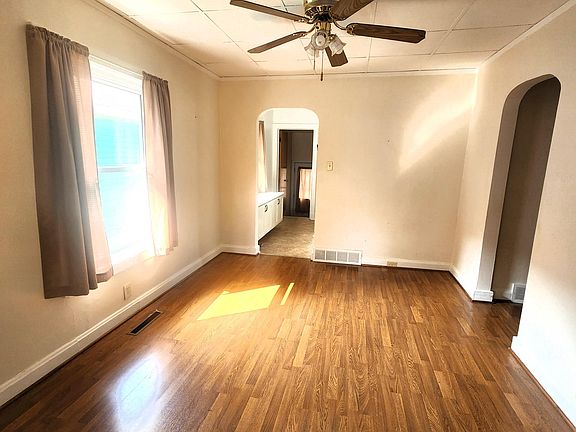 5th image of 363 S 2nd St