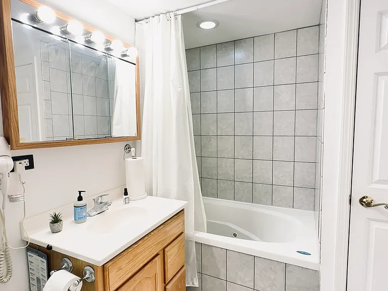 Southmoor Dr — Photo 10