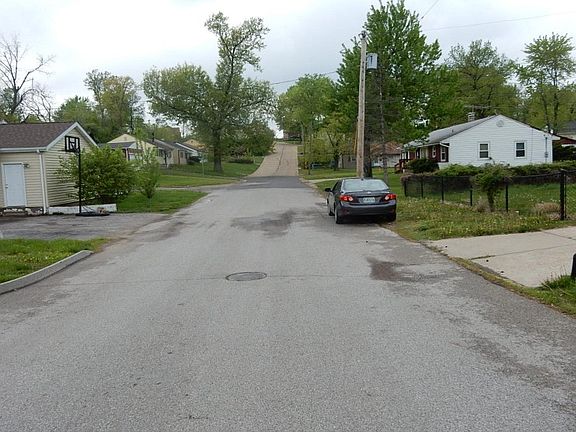 5th image of 605 Royal Ave