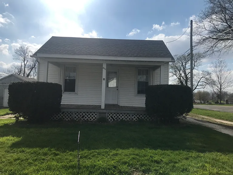 611 N Cemetery St — Photo 15