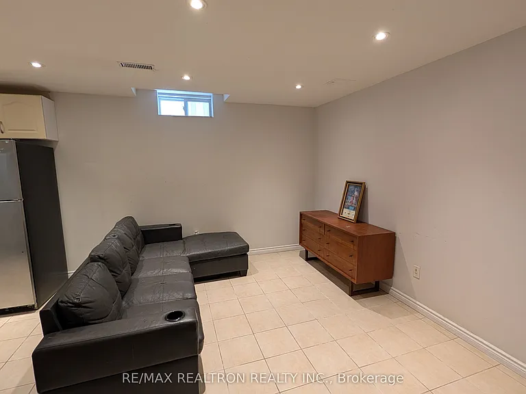 84 Apollo Rd #BASEMENT — Photo 10