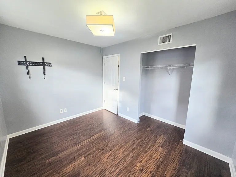 3109 Bowling Green Dr — Photo 10