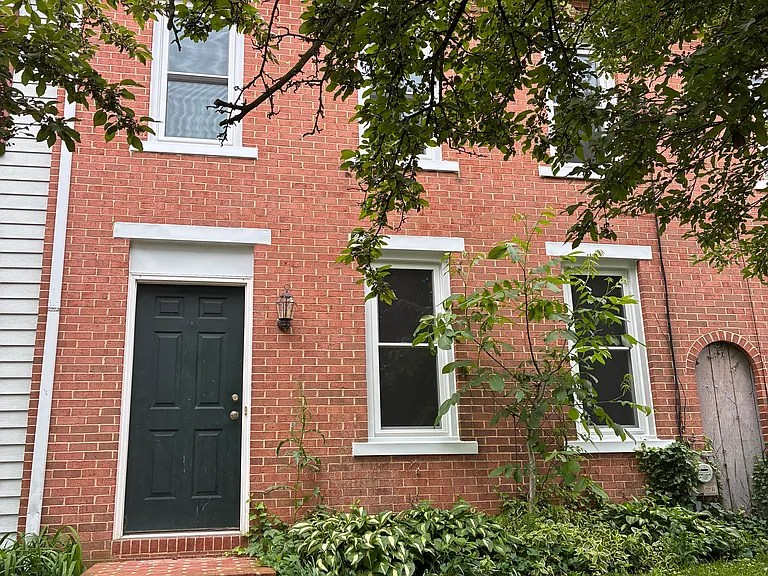 216 Black Horse Dr — Photo 2