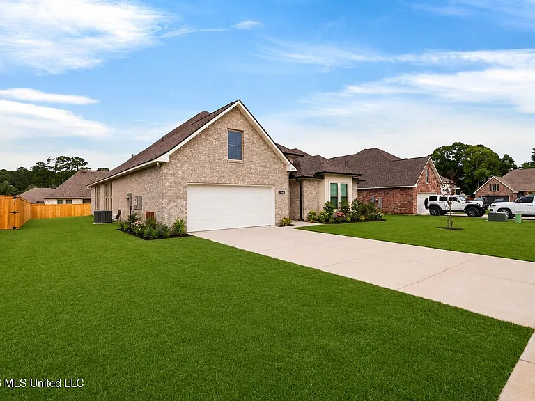 14248 Cygnet Cv — Photo 47