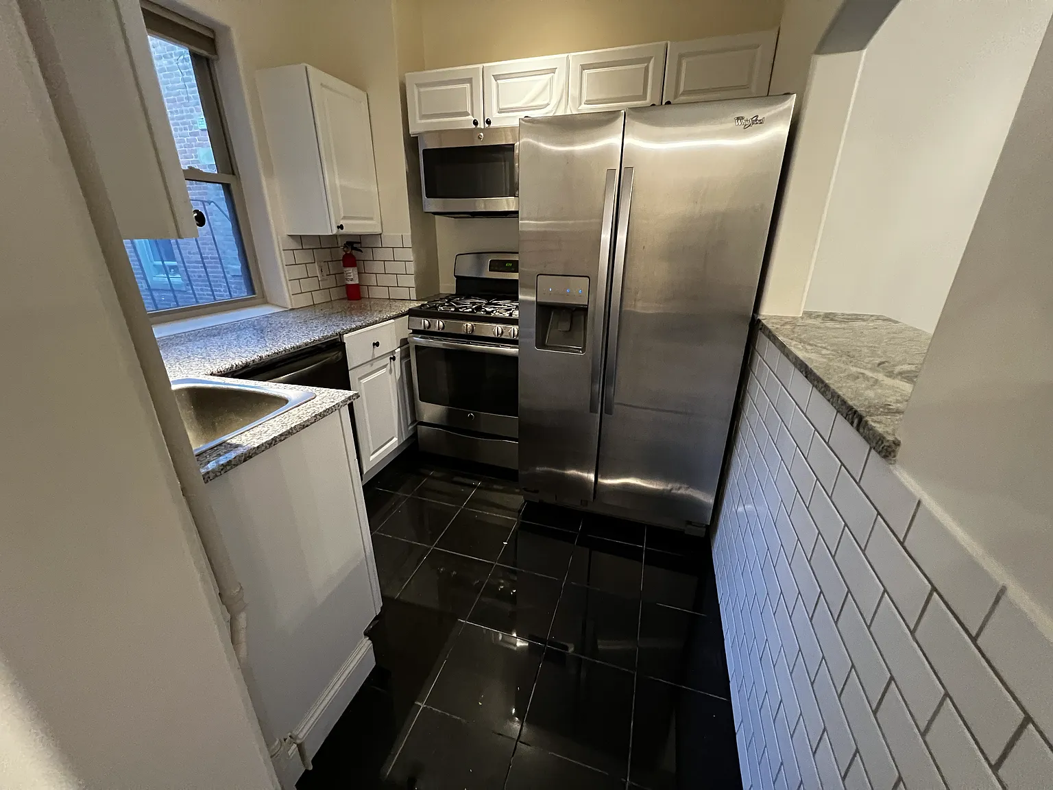 31 Queensberry St — Photo 2