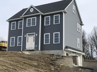 10 Overlook Dr, Danvers, MA 01923