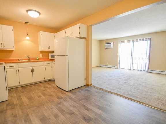 4th image of 307 13th St N APT 202