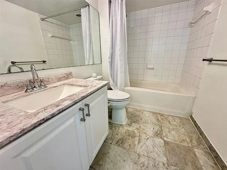 1155 Brickell Bay Dr #905 — Photo 10