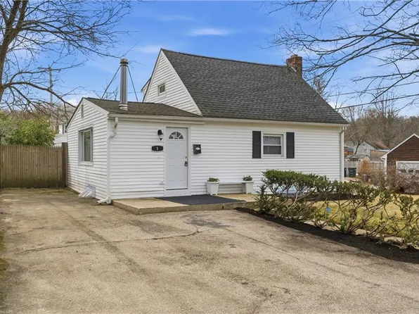 1 Pierce St, Coventry, RI 02816