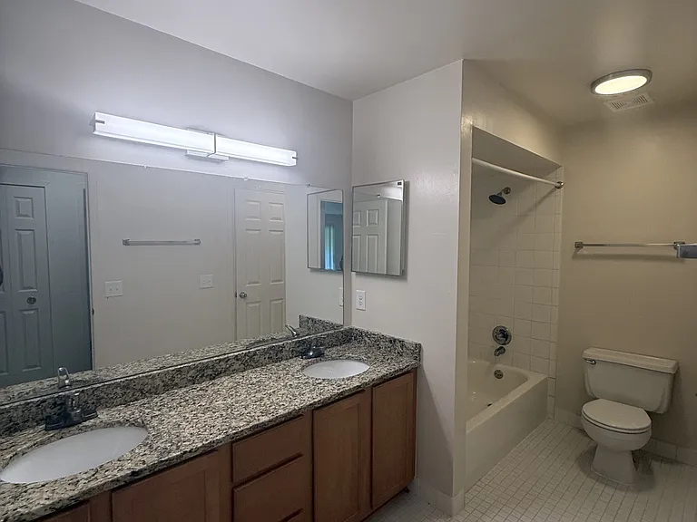 Franklin River Apartments — Photo 73