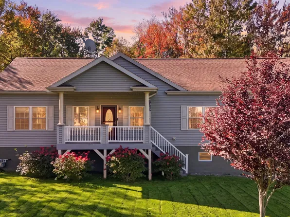 14 Brookside Rd, Waymart, PA 18472