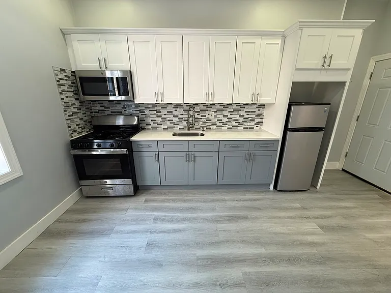 5516 Hudson Ave #29E — Photo 1
