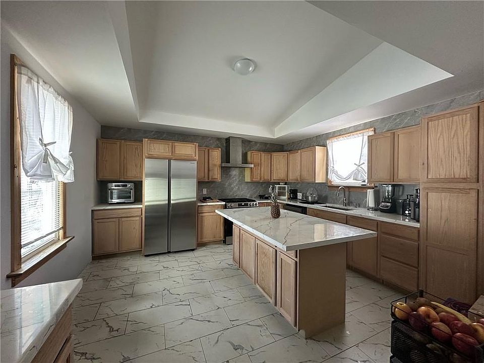 2nd image of 309 Station St