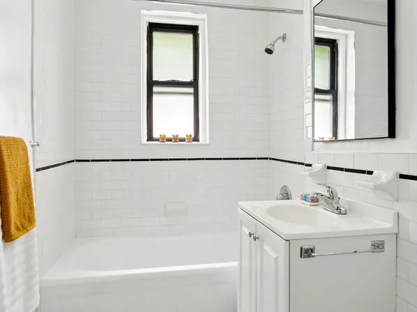 40 Clarkson Avenue, image 6 of 6