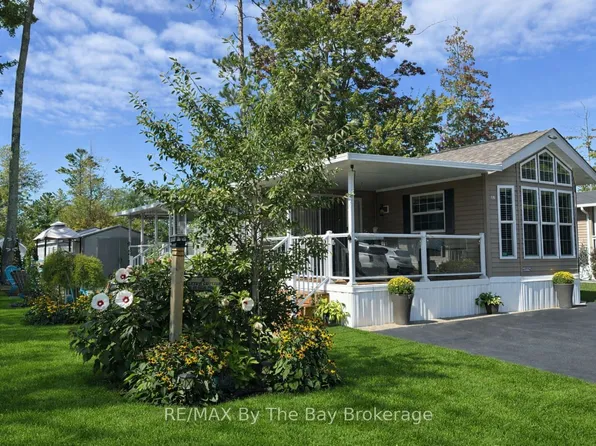 10 White Pines Trl, Wasaga Beach, ON L9Z 1X7