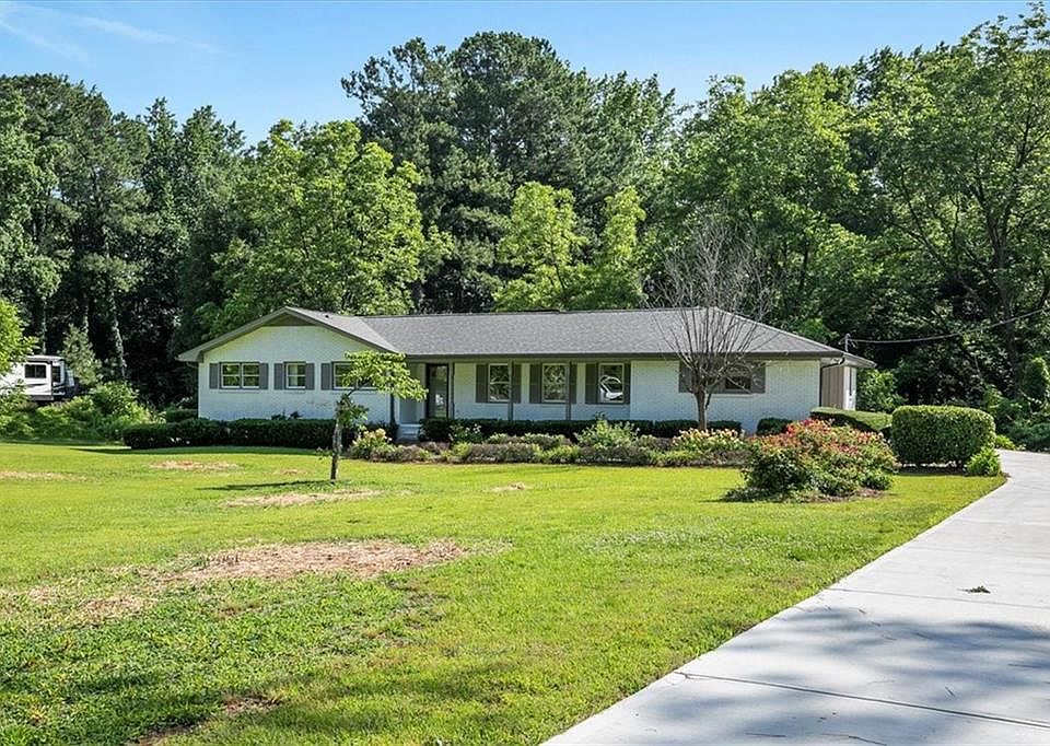 1st image of 2606 Green Valley Dr