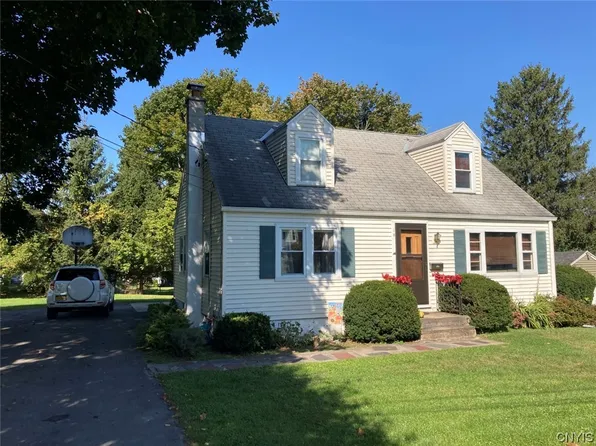 18 Wills Dr, New Hartford, NY 13413