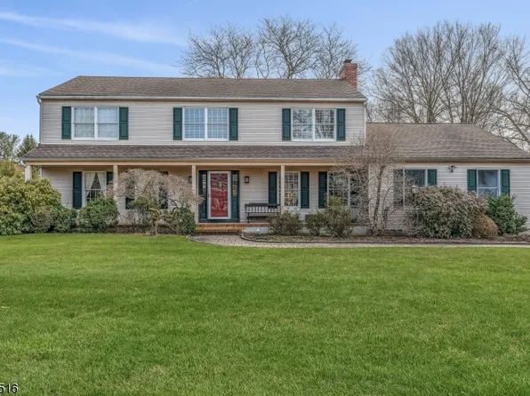 9 Stacy Dr, Montgomery Twp., NJ 08502