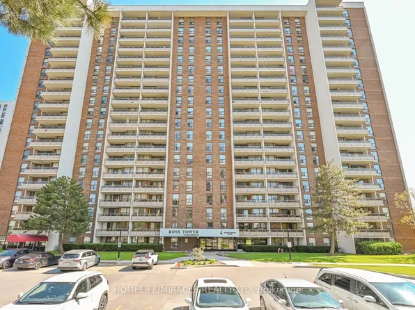 4 Kings Cross Rd #602, Brampton, ON L6T 3X8