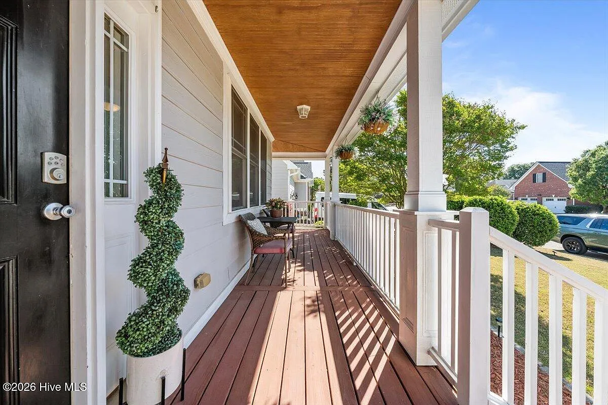 4 bed, 3.5 bath, 2603 sqft, $2,400 — Photo 4