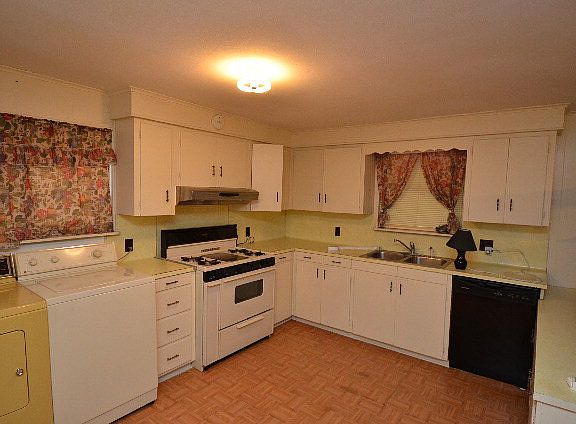 4th image of 2344 Taylor St