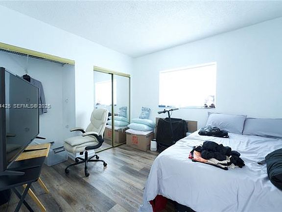 4th image of 1025 SW 12th St #1025